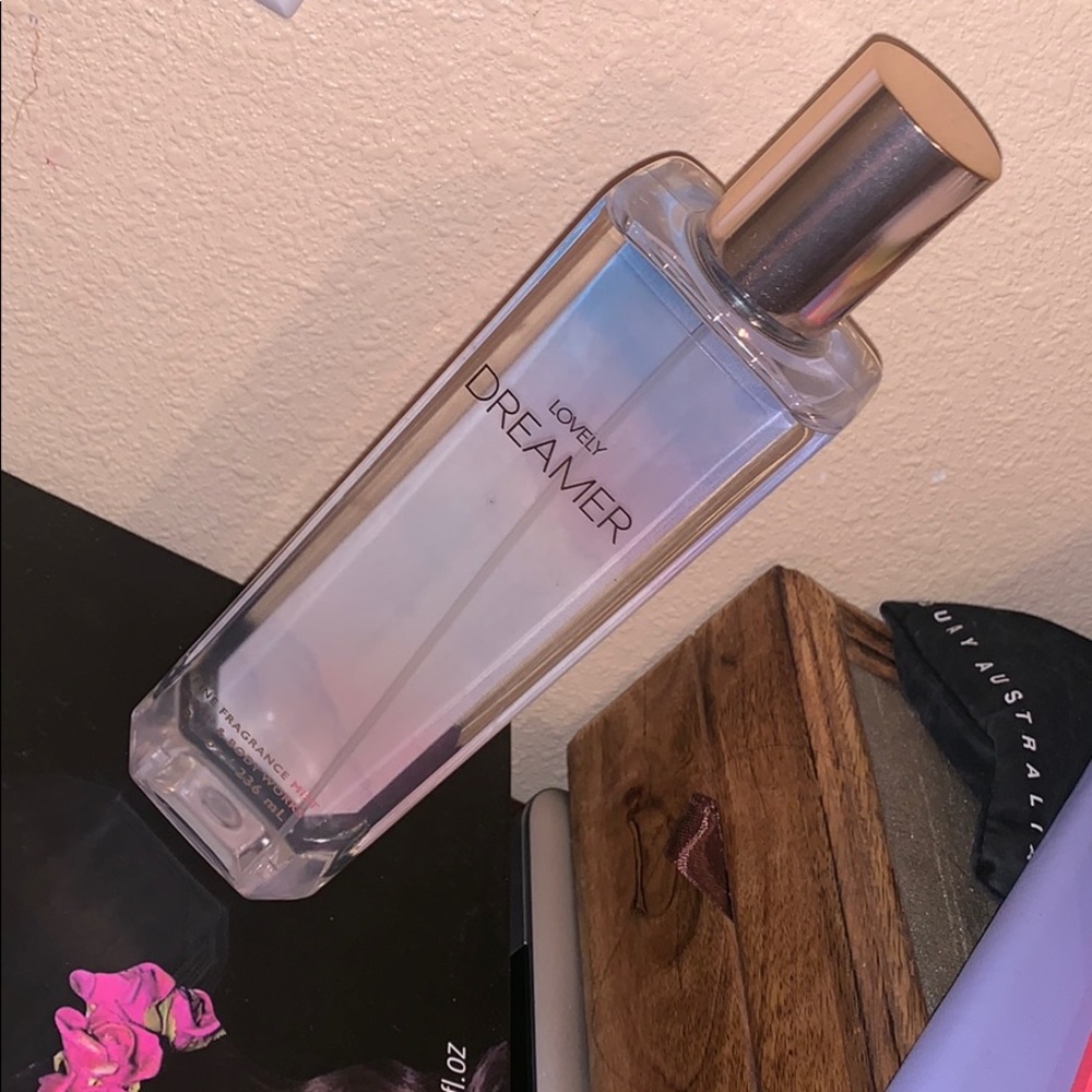 lovely dreamer fragrance mist